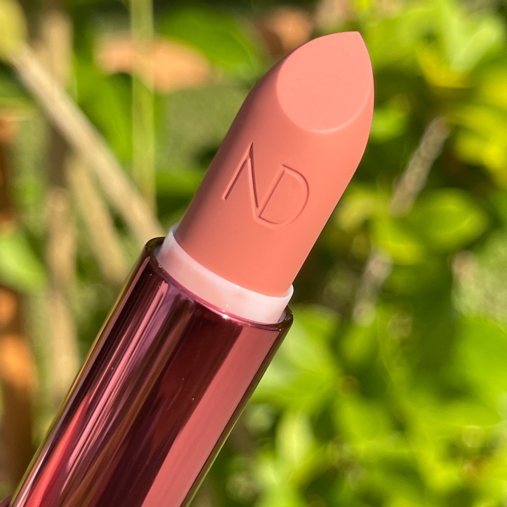 NATASHA DENONA I Need A Nude Lipstick In Amorosa Soft Beige